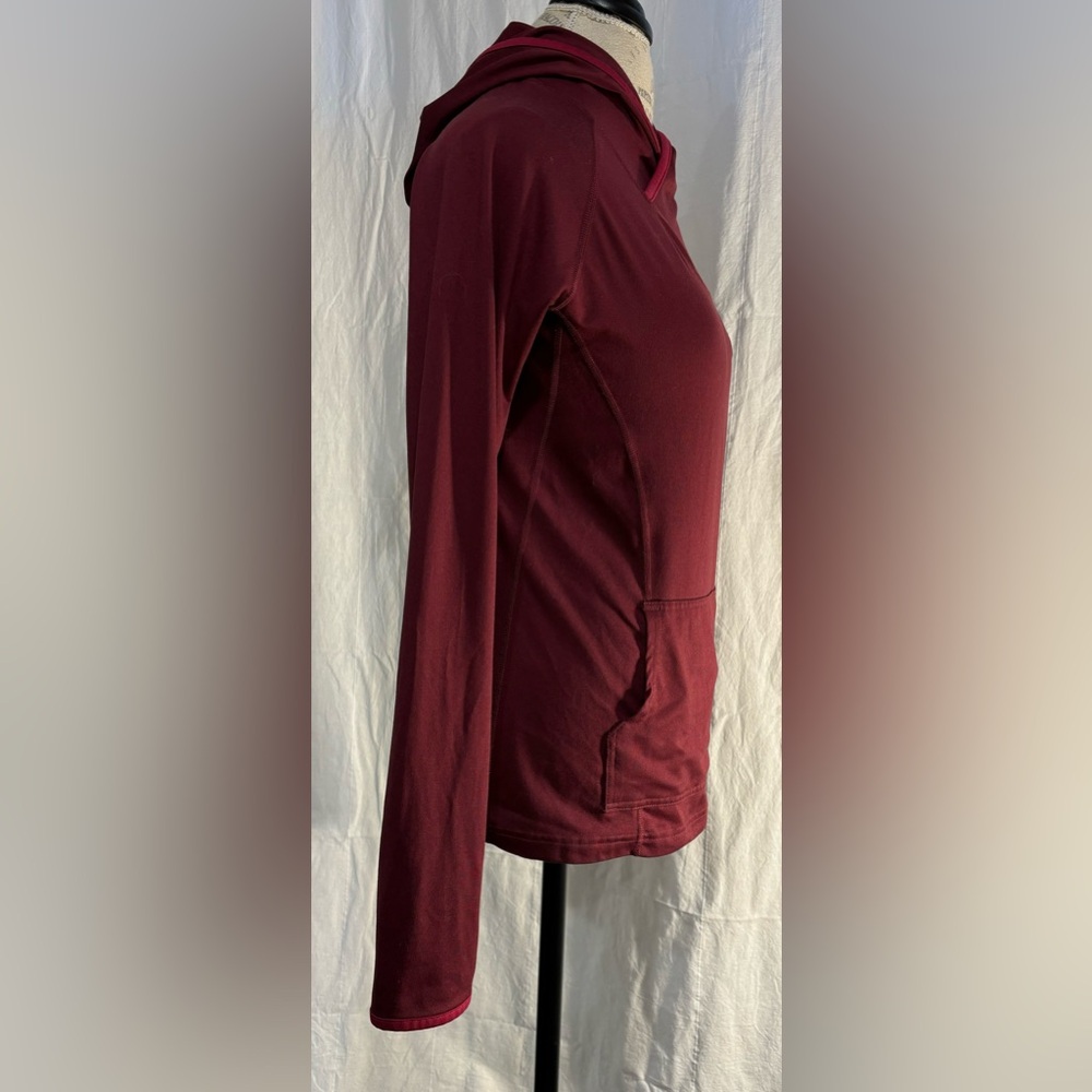The North Face Women's Maroon Hooded Long-Sleeve Pullover - Picture 6 of 11